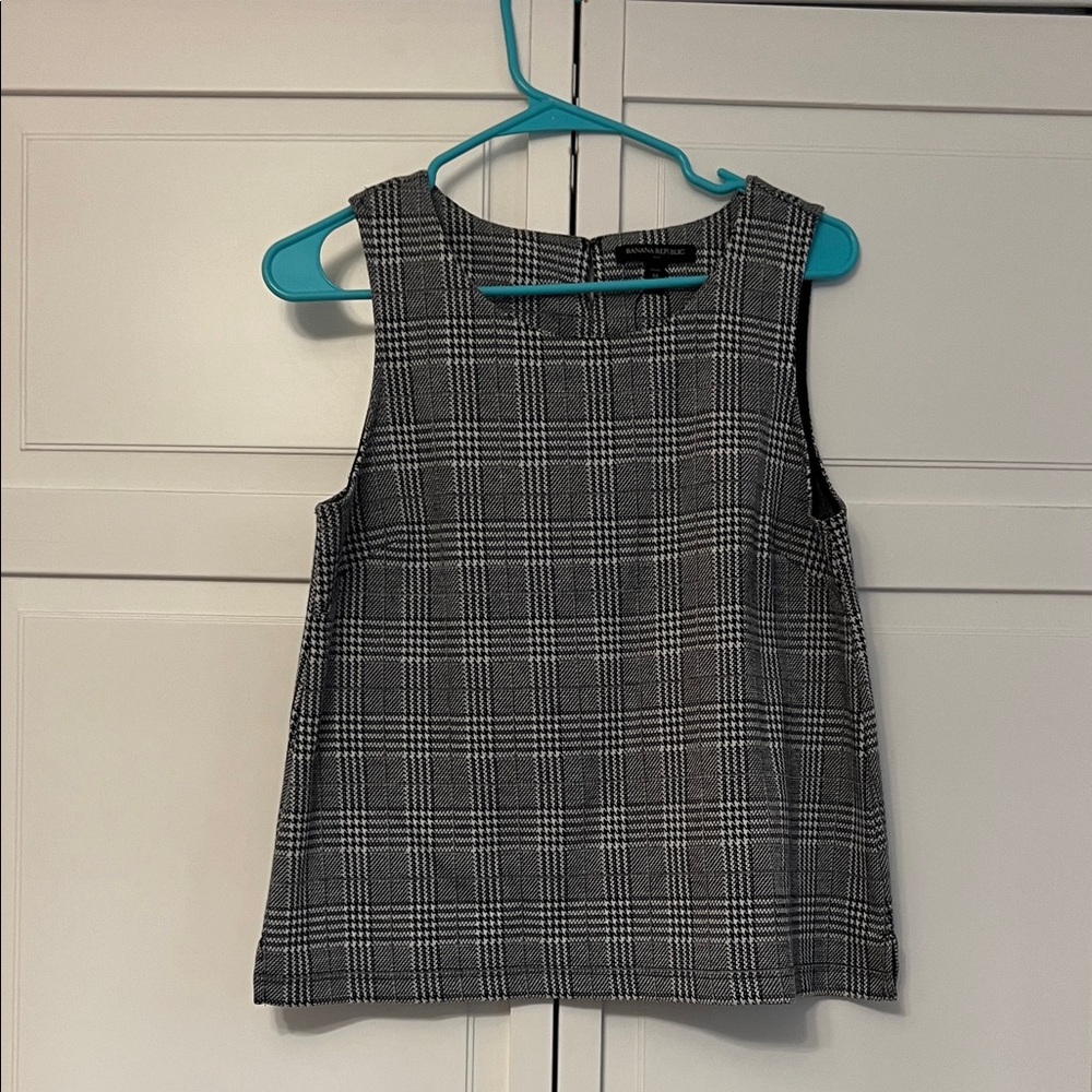 Plaid Sleeveless Women's Top